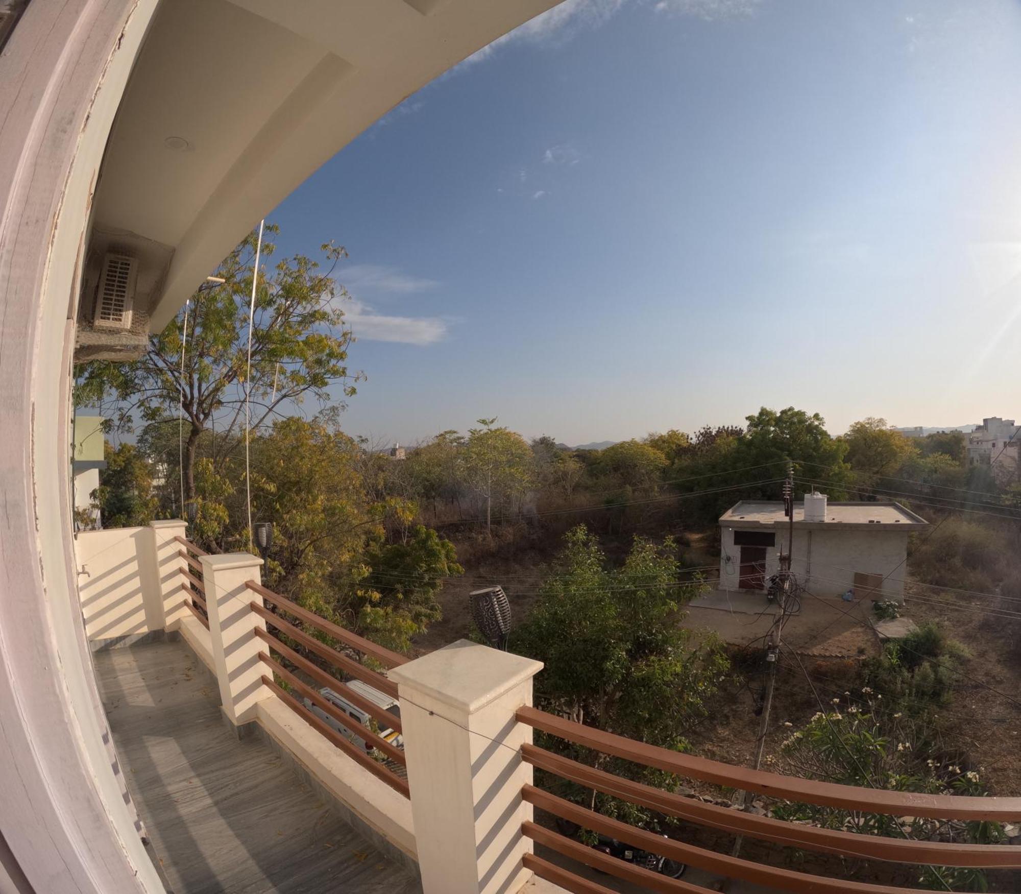 Choudhary White House Udaipur Appartement Buitenkant foto